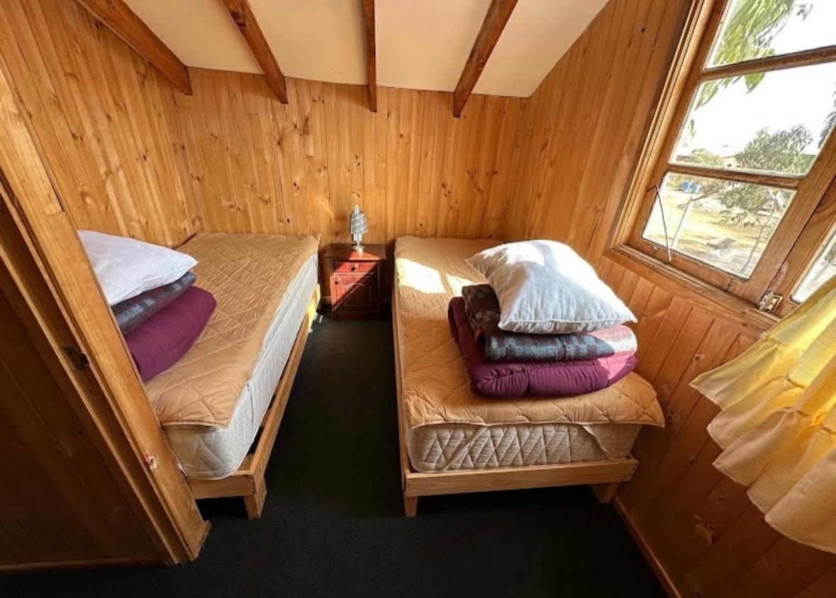 Dormitorio con dos camas